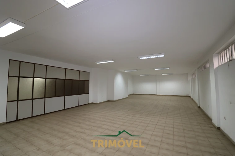 Armazém para Venda em O. Azeméis, Riba-Ul, Ul, Macinhata Seixa, Madail Foto 5