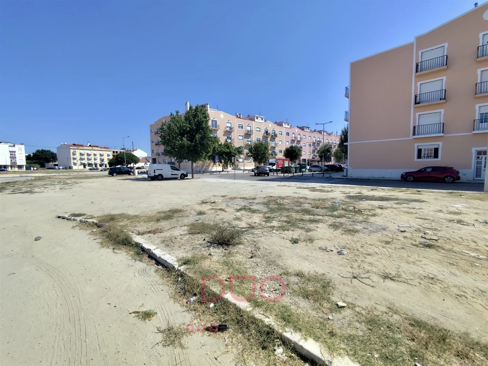 Terreno para Venda em Pinhal Novo Foto 1