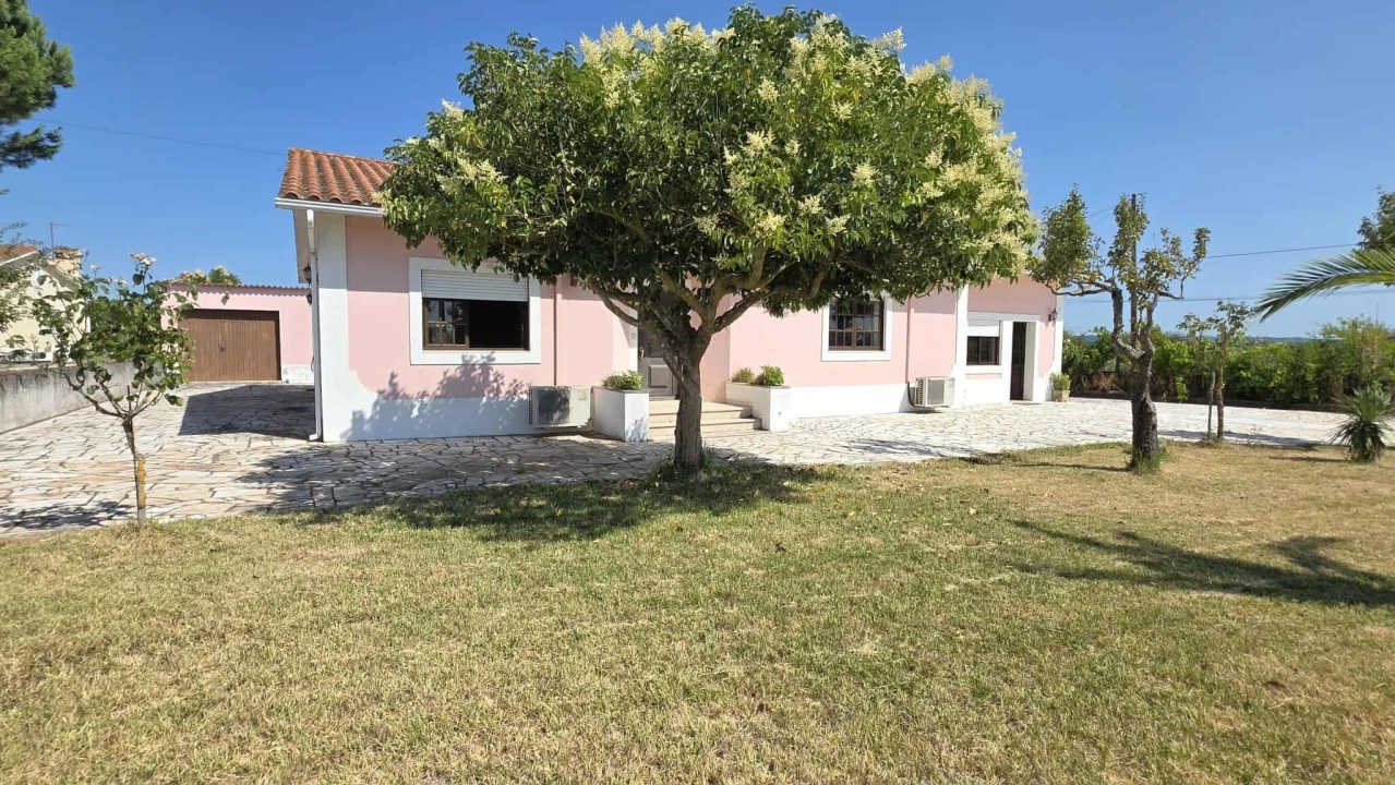 Moradia T2 para Venda em São João Baptista e Santa Maria dos Olivais Foto 4