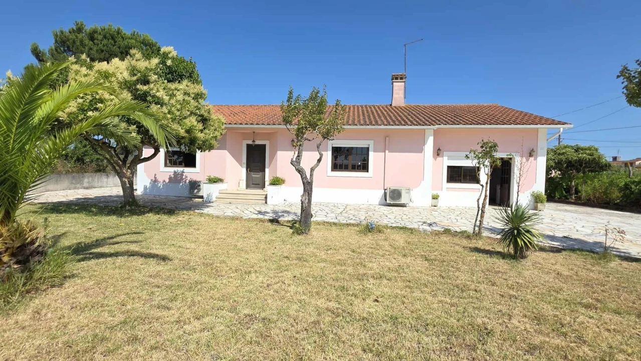 Moradia T2 para Venda em São João Baptista e Santa Maria dos Olivais Foto 1