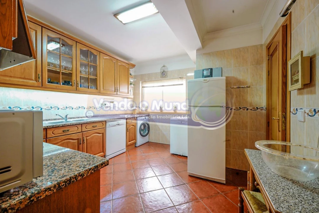 Apartamento T4 para Venda em Salvaterra de Magos e Foros de Salvaterra Foto 8