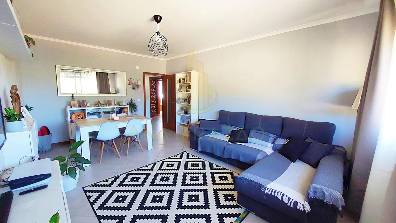 Apartamento T2 para Venda em Camarate, Unhos e Apelação Foto 3