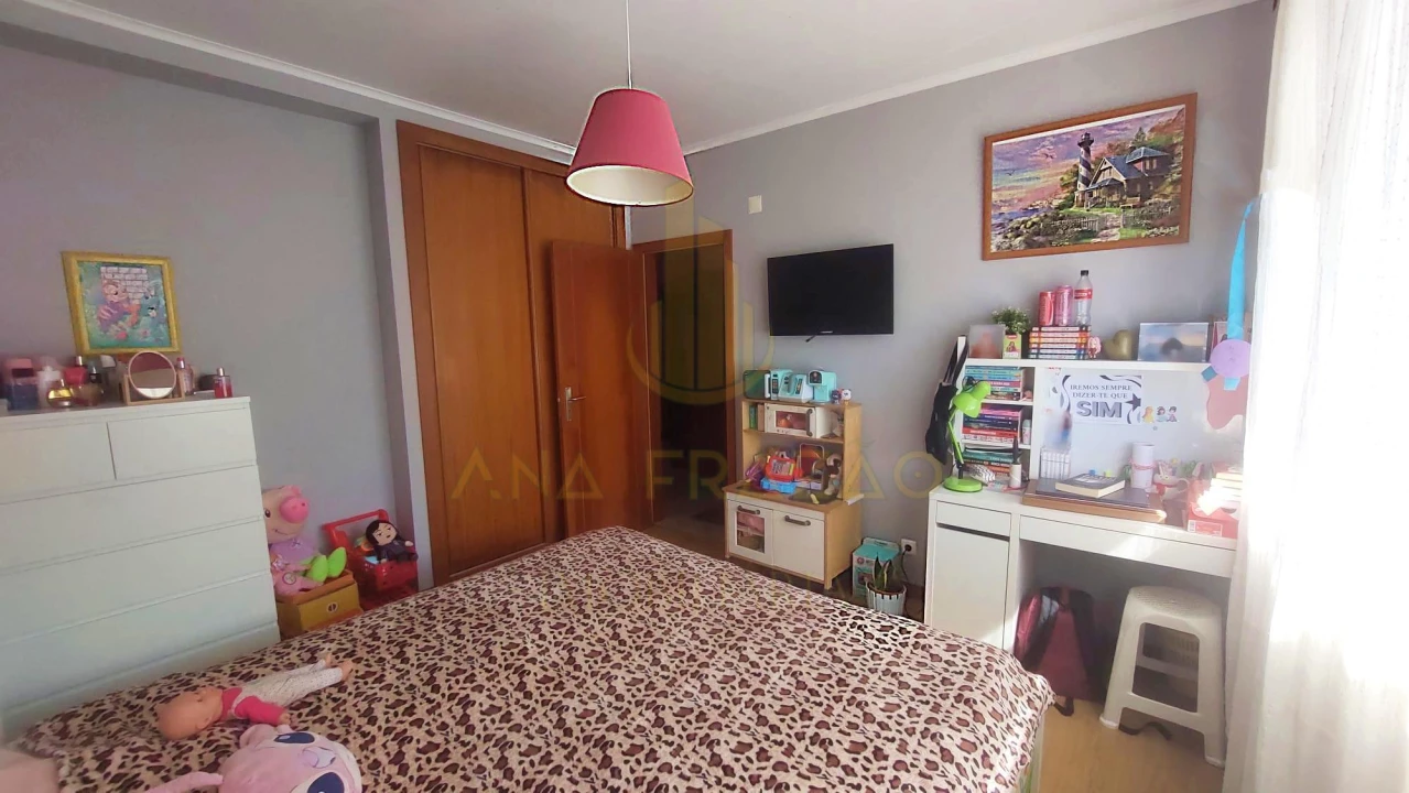 Apartamento T2 para Venda em Camarate, Unhos e Apelação Foto 9