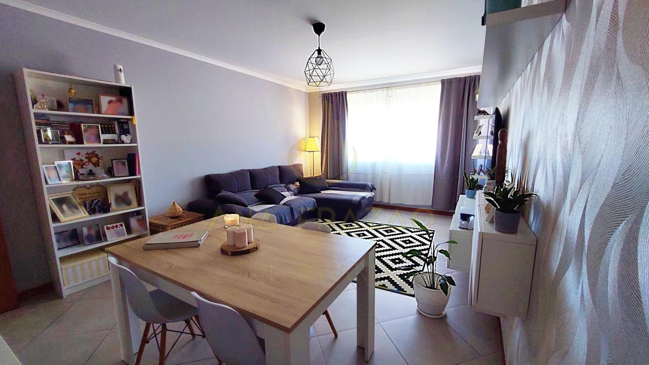 Apartamento T2 para Venda em Camarate, Unhos e Apelação Foto 1