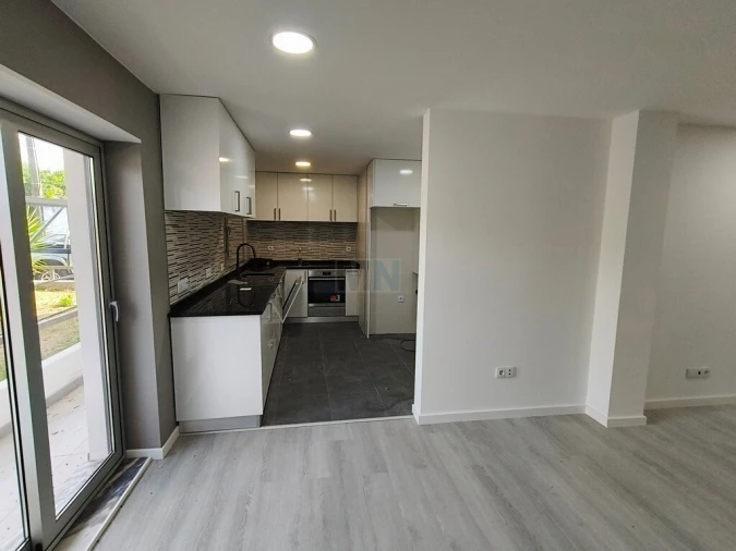 Apartamento T2 para Venda em Santa Clara e Castelo Viegas