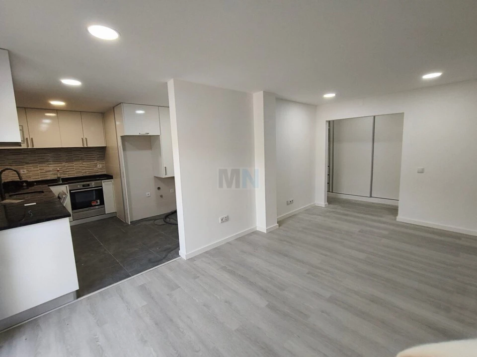 Apartamento T2 para Venda em Santa Clara e Castelo Viegas Foto 4