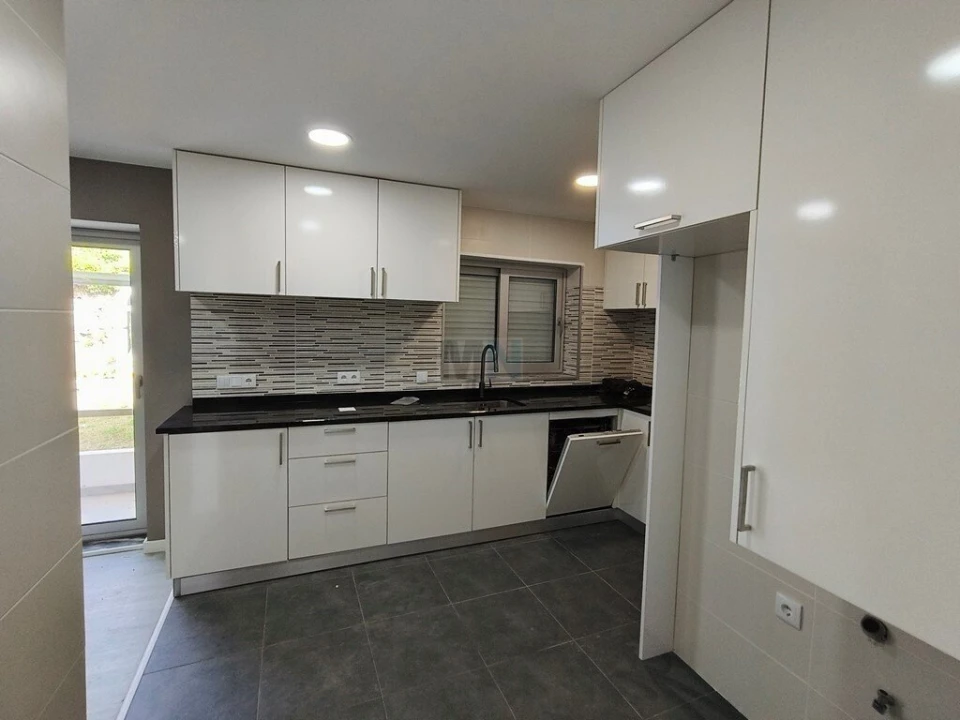 Apartamento T2 para Venda em Santa Clara e Castelo Viegas Foto 1