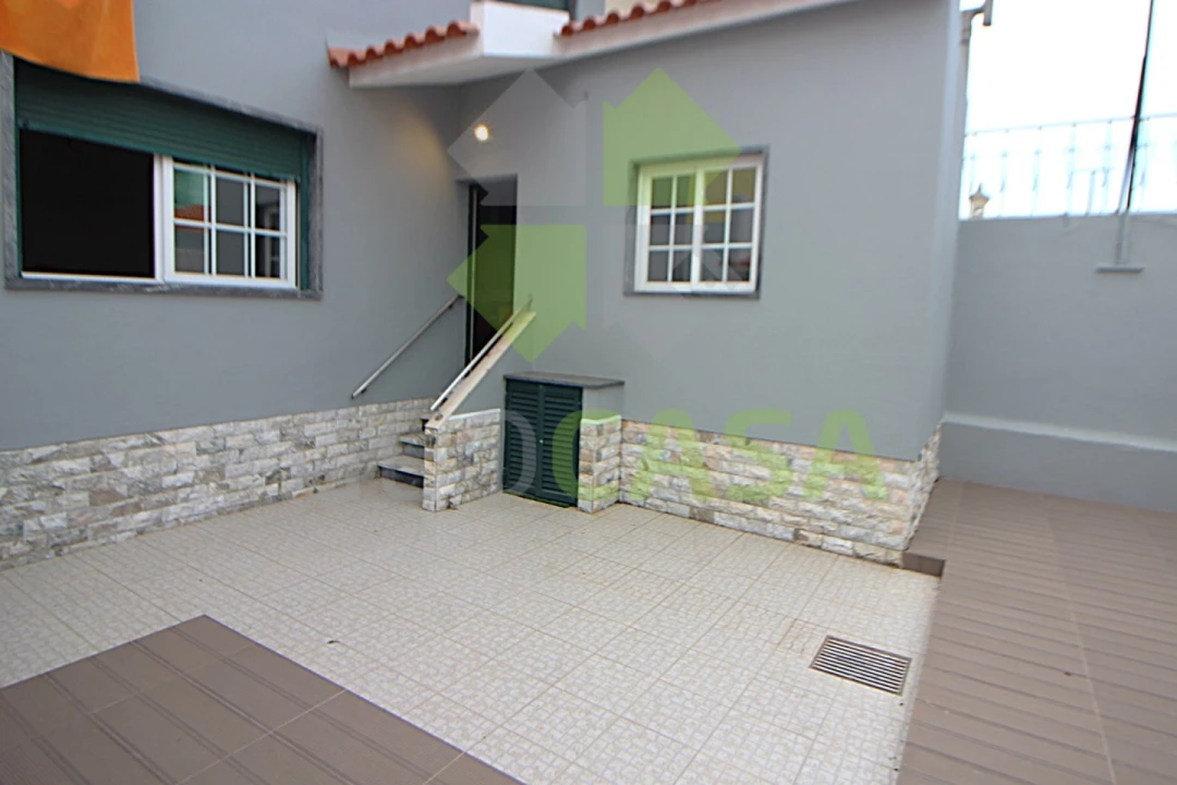 Moradia T4 para Venda em Algueirão-Mem Martins Foto 1