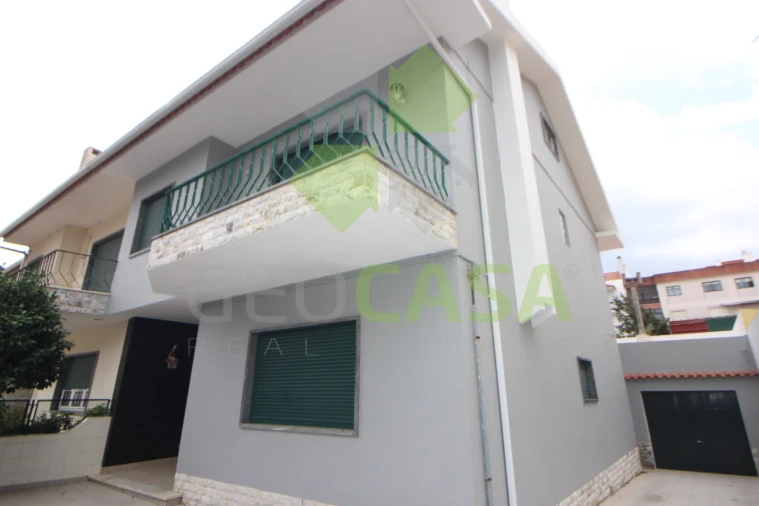 Moradia T4 para Venda em Algueirão-Mem Martins Foto 2