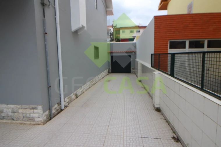 Moradia T4 para Venda em Algueirão-Mem Martins Foto 44