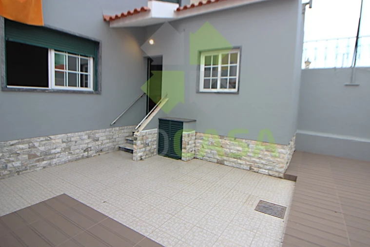 Moradia T4 para Venda em Algueirão-Mem Martins Foto 1