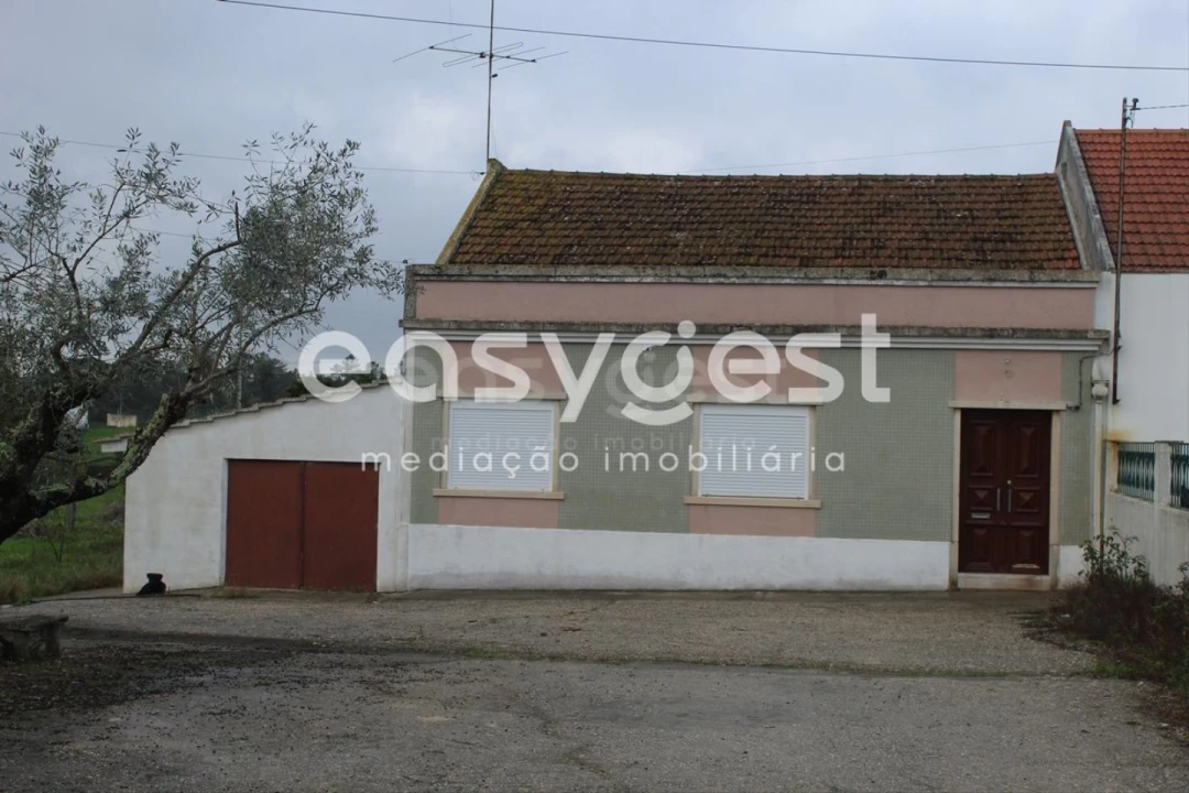 Moradia T3 para Venda em Casais e Alviobeira Foto 1