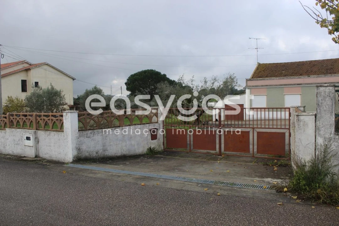 Moradia T3 para Venda em Casais e Alviobeira Foto 17