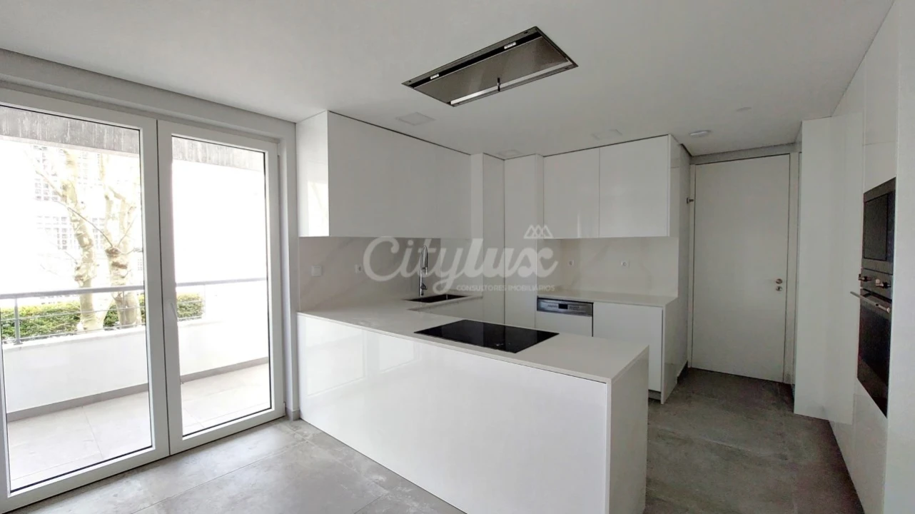 Apartamento T3 para Venda em Carcavelos e Parede Foto 7
