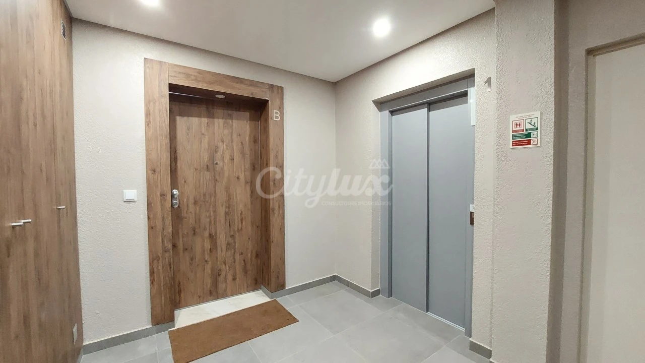 Apartamento T3 para Venda em Carcavelos e Parede Foto 34