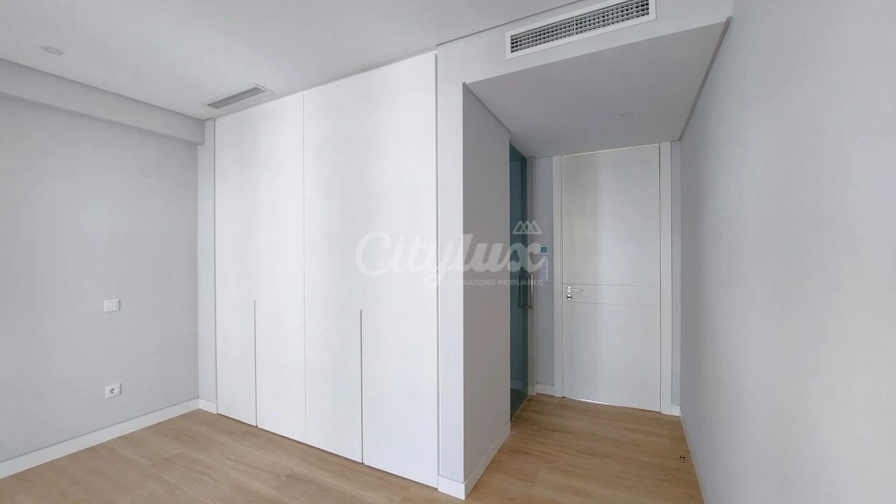 Apartamento T3 para Venda em Carcavelos e Parede Foto 24