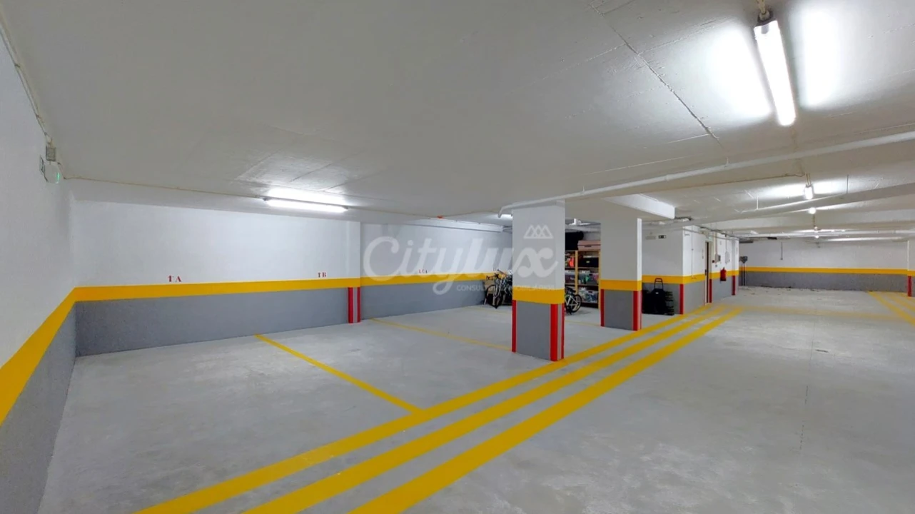 Apartamento T3 para Venda em Carcavelos e Parede Foto 35