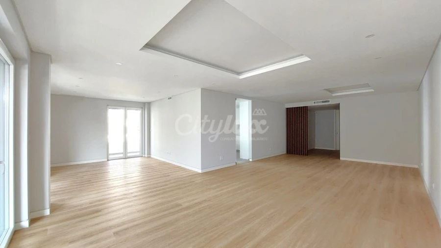 Apartamento T3 para Venda em Carcavelos e Parede Foto 3