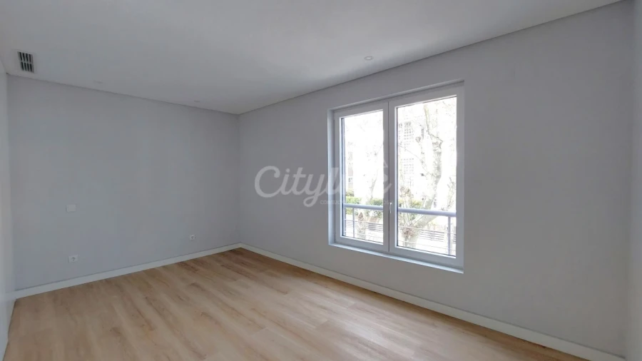 Apartamento T3 para Venda em Carcavelos e Parede Foto 14