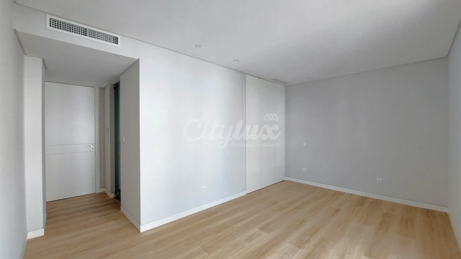Apartamento T3 para Venda em Carcavelos e Parede Foto 18