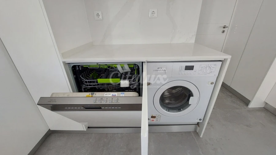 Apartamento T3 para Venda em Carcavelos e Parede Foto 11