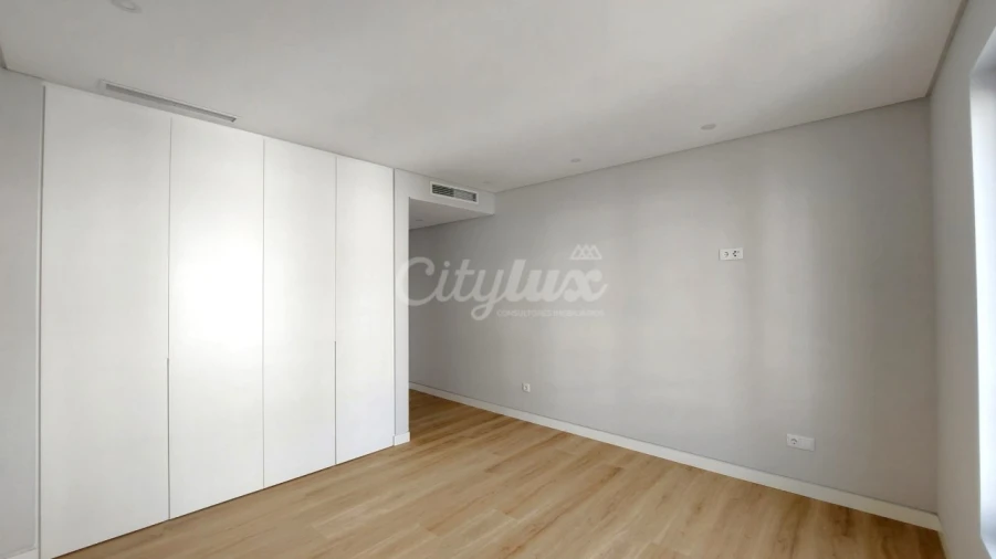 Apartamento T3 para Venda em Carcavelos e Parede Foto 23
