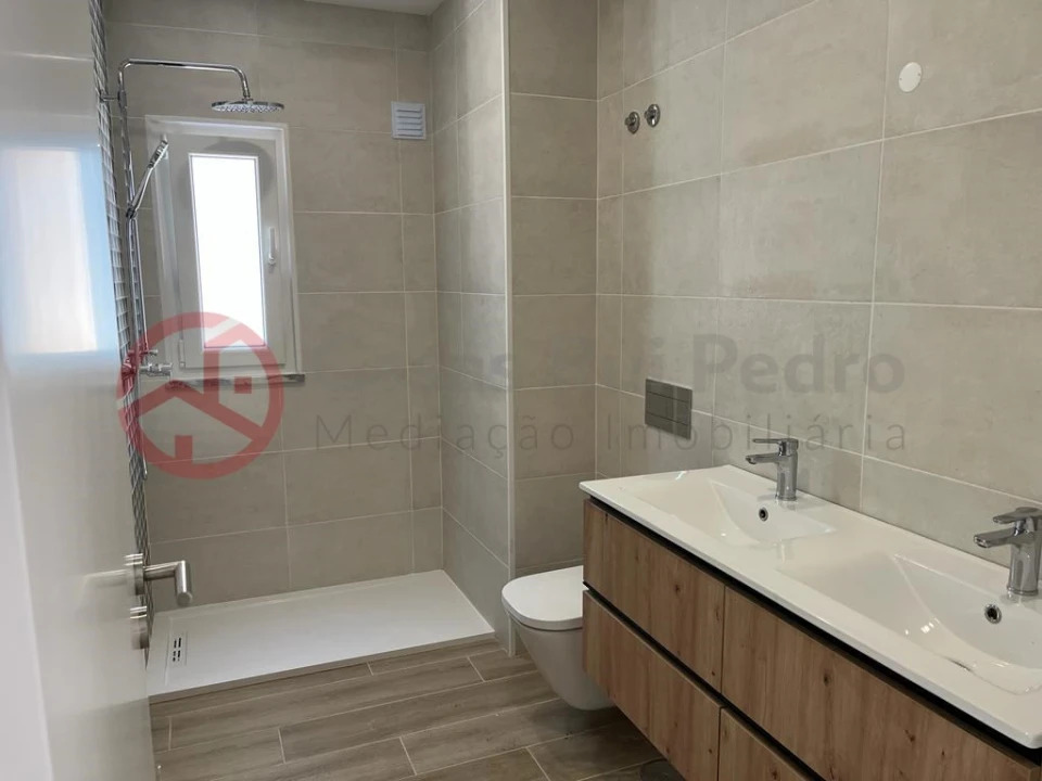 Moradia T4 para Venda em Quinta do Anjo Foto 18