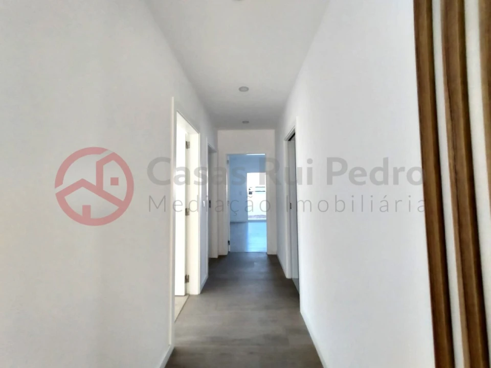 Moradia T4 para Venda em Quinta do Anjo Foto 14