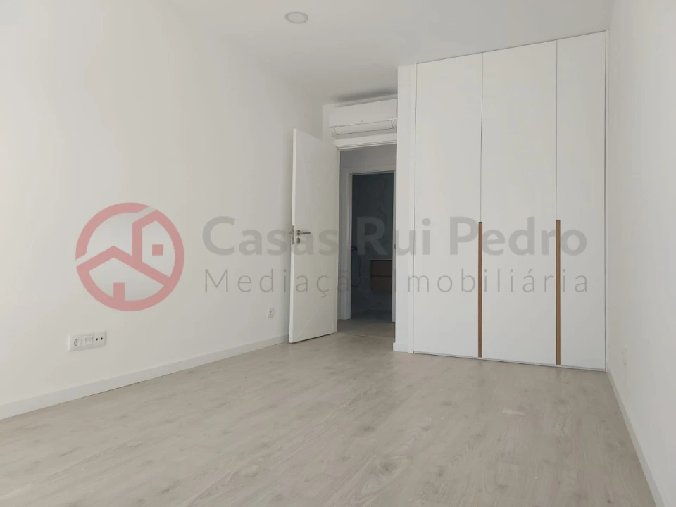 Moradia T4 para Venda em Quinta do Anjo Foto 15