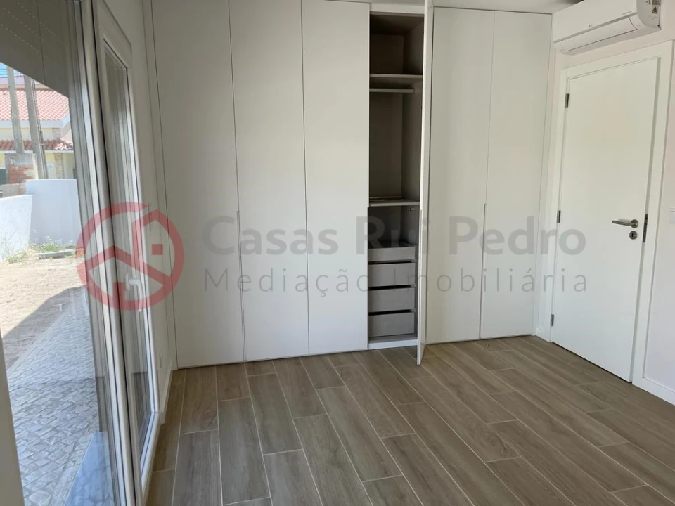 Moradia T4 para Venda em Quinta do Anjo Foto 17