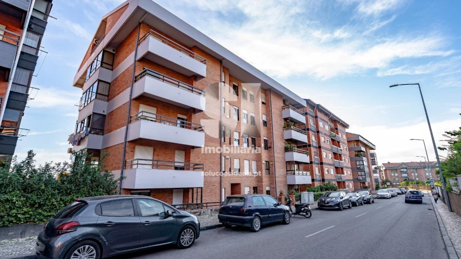 Apartamento T4 para Venda em Santo Antonio dos Olivais Foto 25