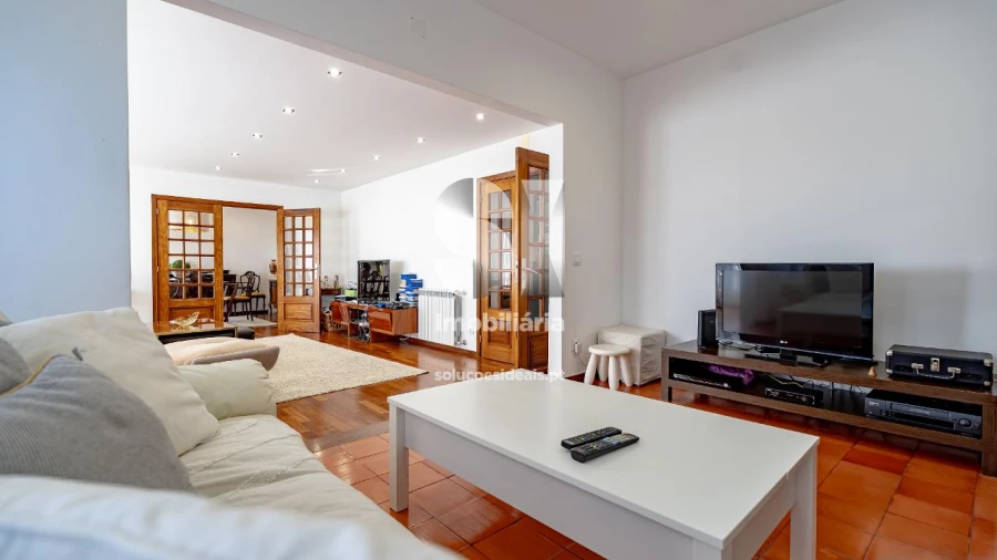 Apartamento T4 para Venda em Santo Antonio dos Olivais Foto 6