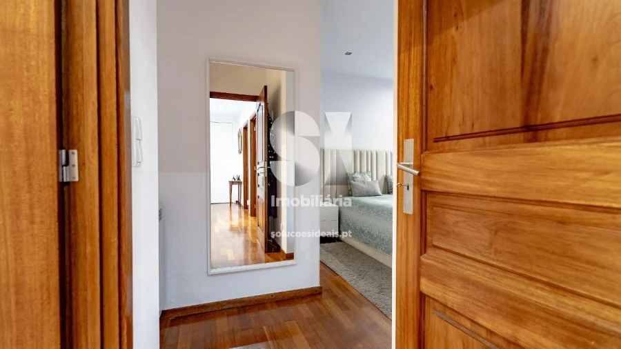 Apartamento T4 para Venda em Santo Antonio dos Olivais Foto 21