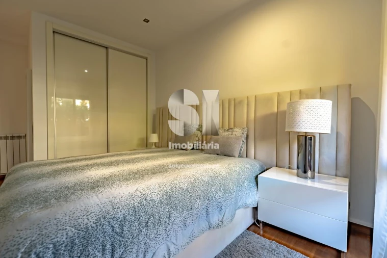 Apartamento T4 para Venda em Santo Antonio dos Olivais Foto 17