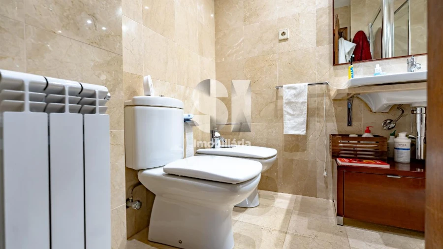 Apartamento T4 para Venda em Santo Antonio dos Olivais Foto 20