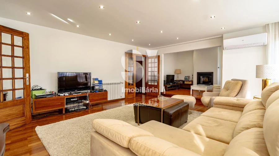 Apartamento T4 para Venda em Santo Antonio dos Olivais