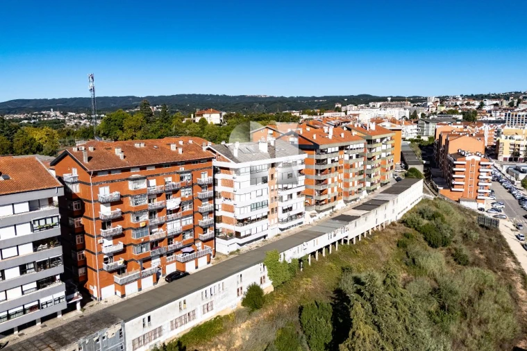 Apartamento T4 para Venda em Santo Antonio dos Olivais Foto 28