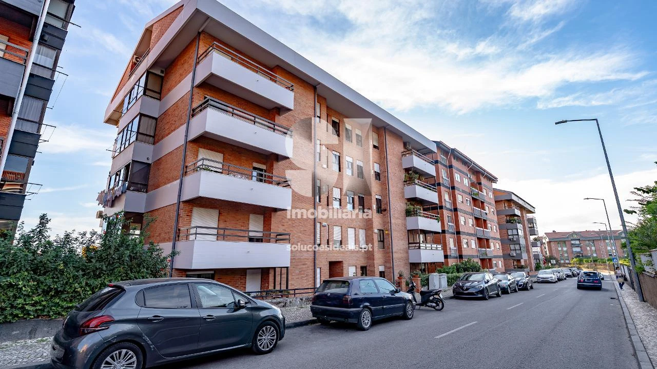 Apartamento T4 para Venda em Santo Antonio dos Olivais Foto 25