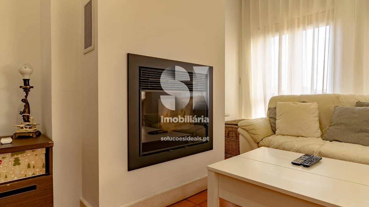 Apartamento T4 para Venda em Santo Antonio dos Olivais Foto 7