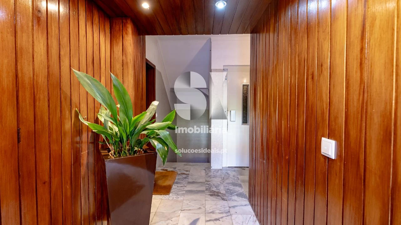 Apartamento T4 para Venda em Santo Antonio dos Olivais Foto 11