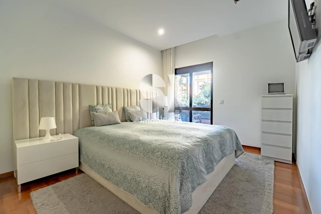 Apartamento T4 para Venda em Santo Antonio dos Olivais Foto 16