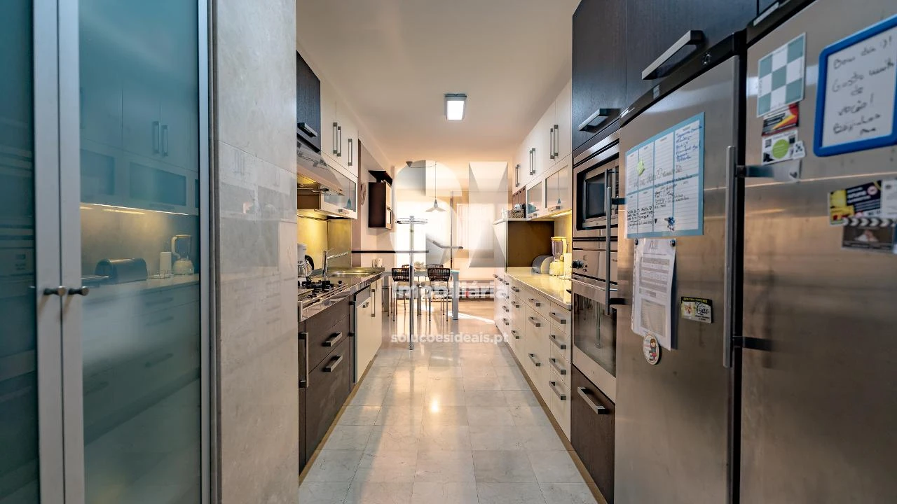 Apartamento T4 para Venda em Santo Antonio dos Olivais Foto 13