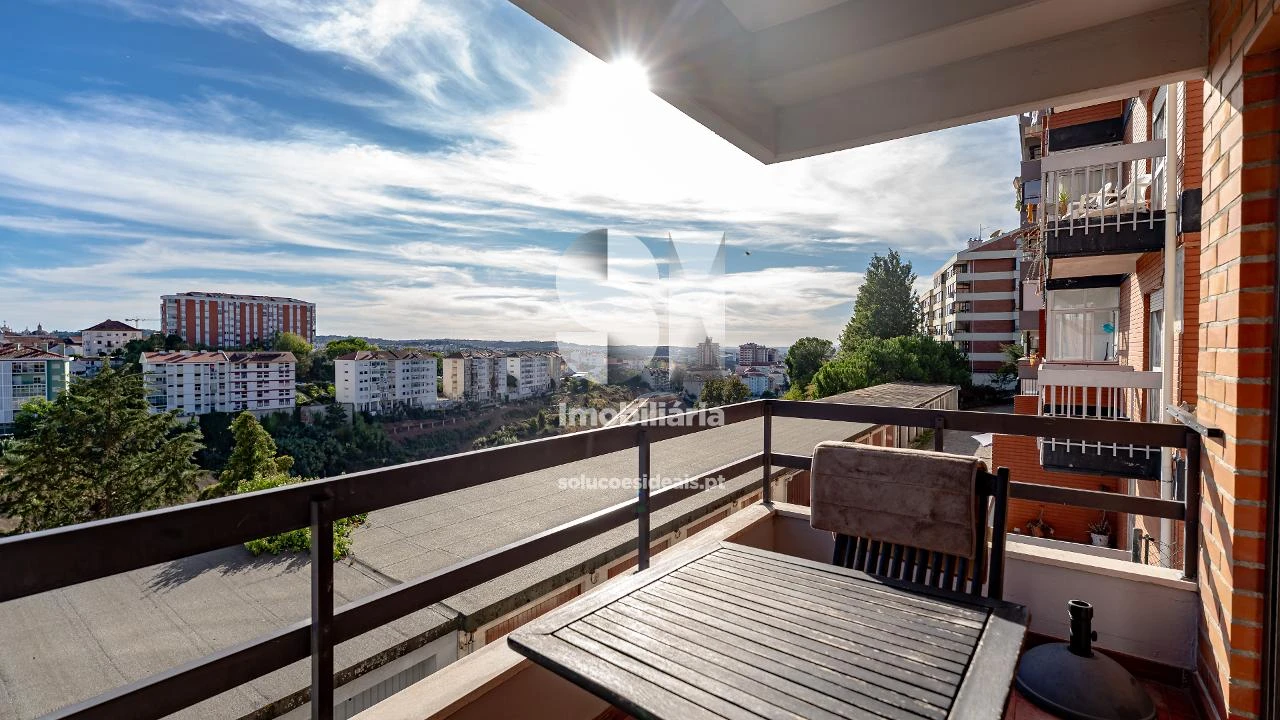 Apartamento T4 para Venda em Santo Antonio dos Olivais Foto 8