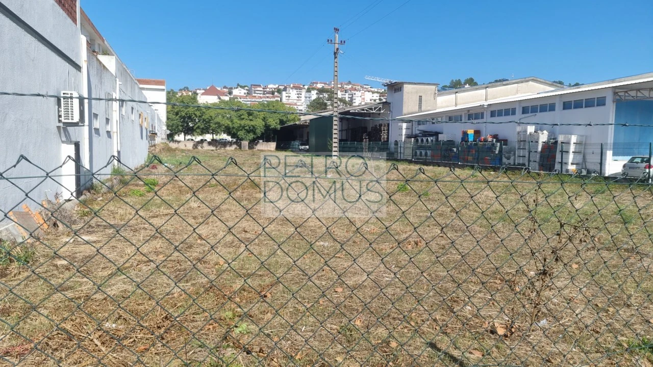Terreno para Venda em Porto de Mós - São João Baptista e São Pedro Foto 1