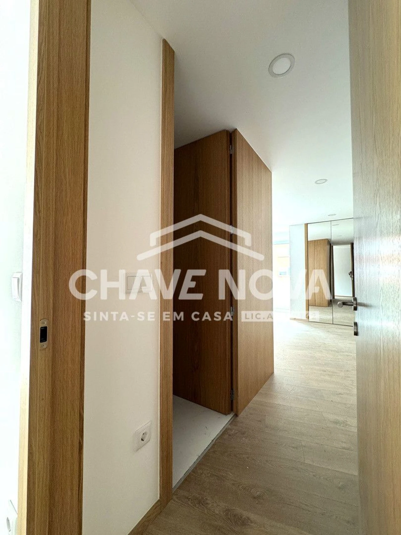 Apartamento T2 para Arrendamento em Ramalde Foto 7