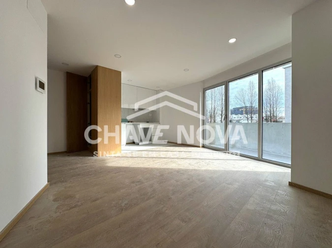 Apartamento T2 para Arrendamento em Ramalde Foto 4