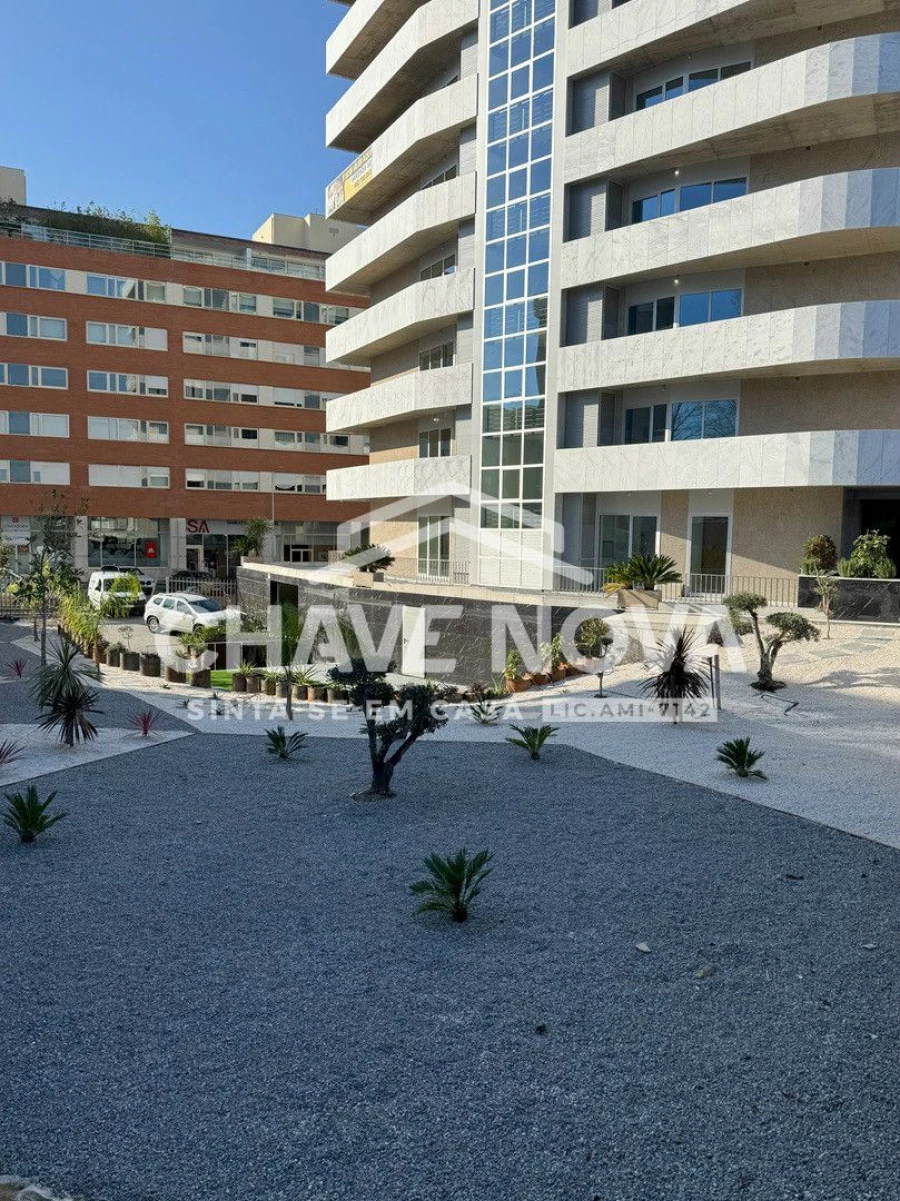 Apartamento T2 para Arrendamento em Ramalde Foto 17
