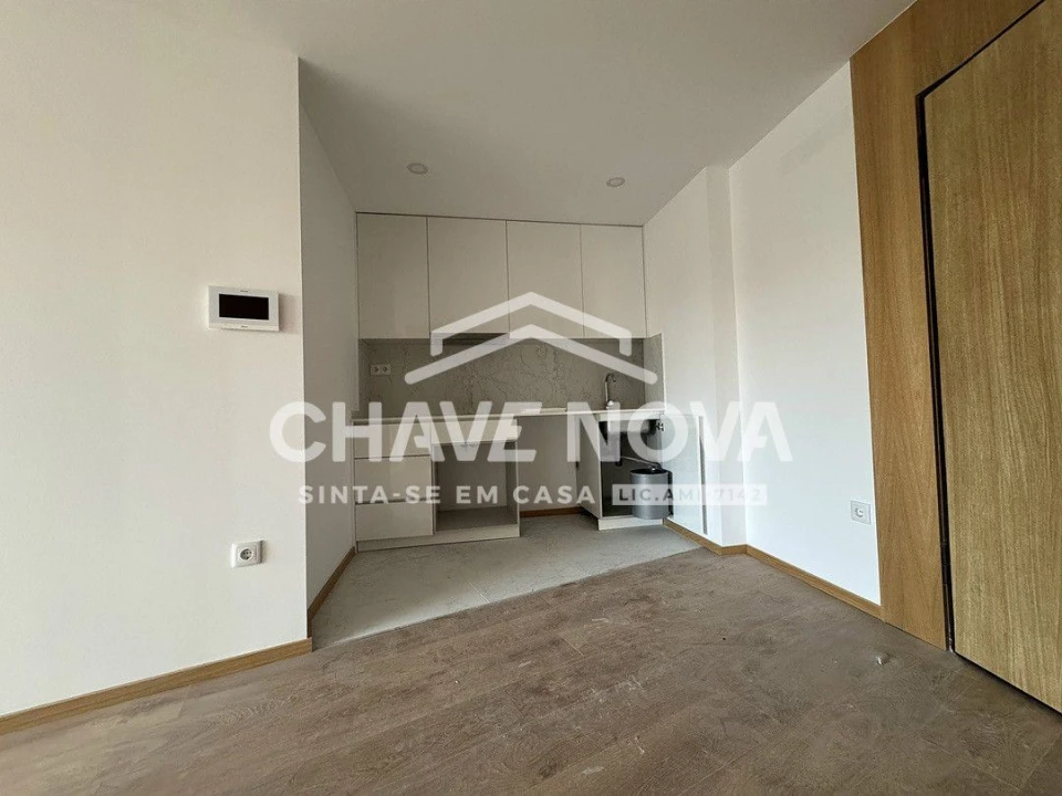 Apartamento T1 para Arrendamento em Ramalde Foto 2