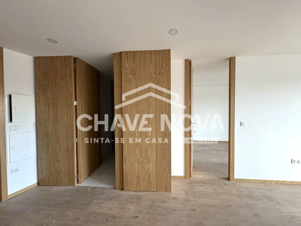 Apartamento T1 para Arrendamento em Ramalde Foto 5