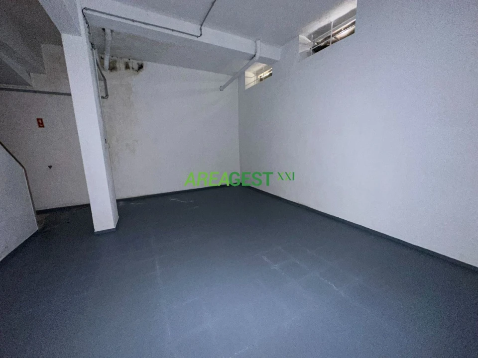 Loja para Arrendamento em Benfica Foto 12